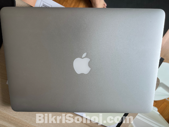 macbook pro core i5 ram 8b 512 ssd 4gb graphics